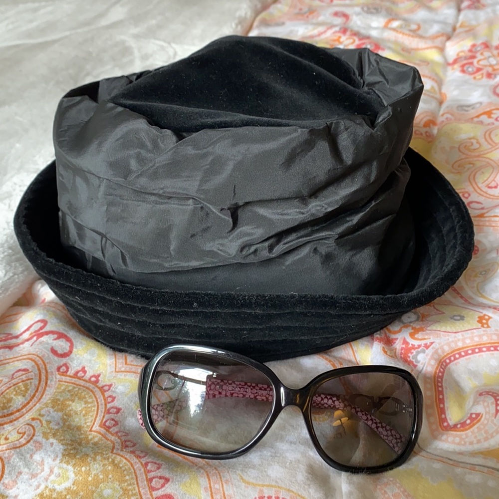 Deborah Rhodes • Velvet Hat